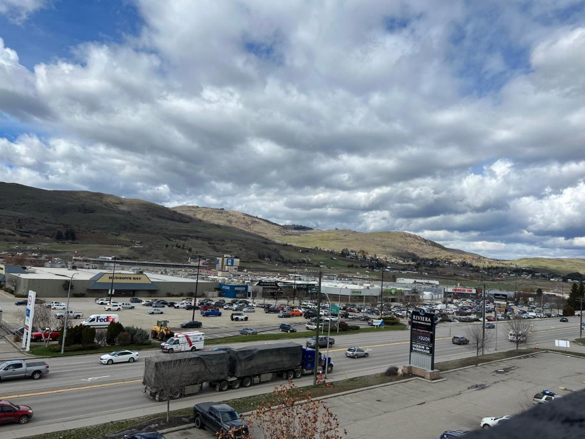 Divya Sutra Plaza And Conference Centre, Vernon, Bc Exterior foto